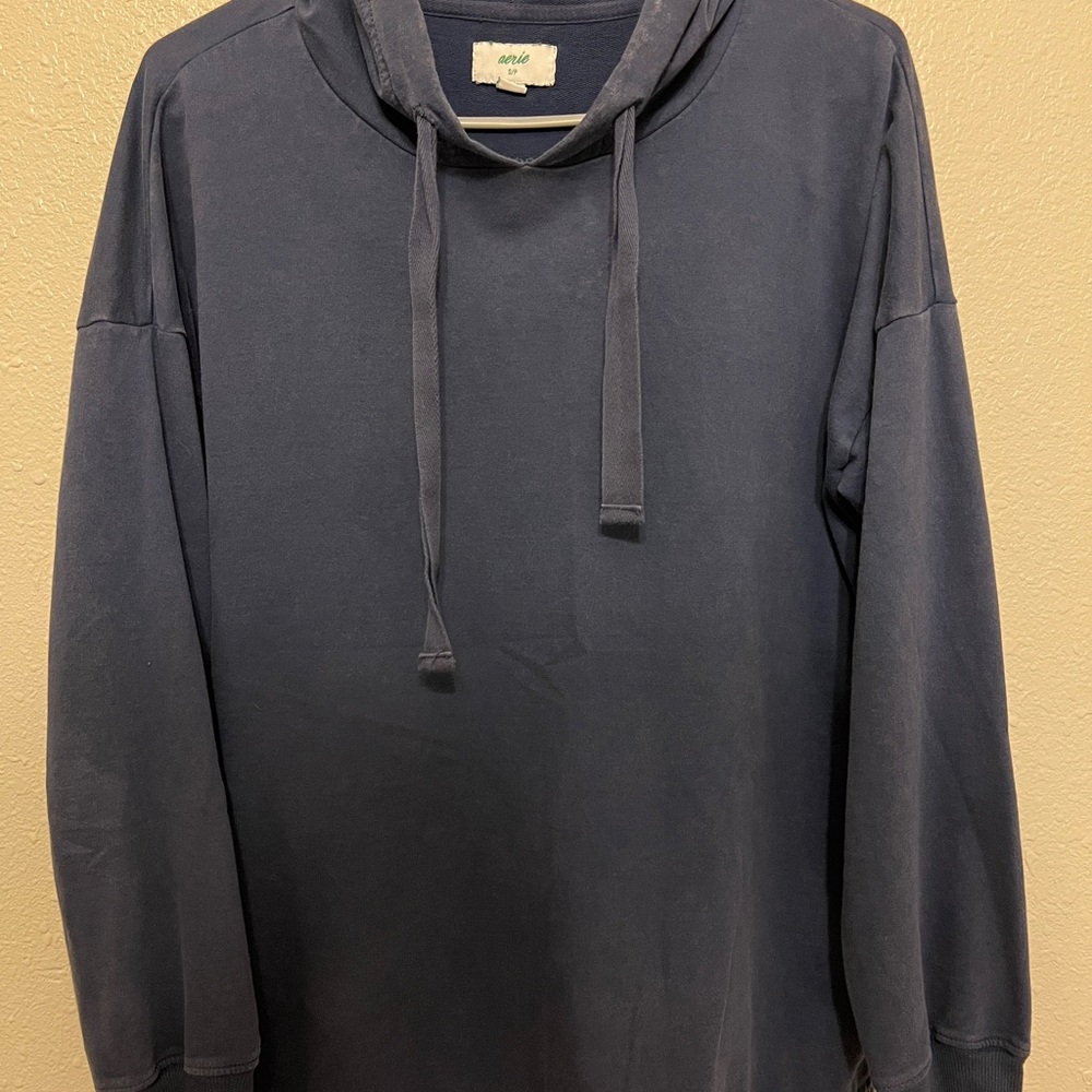 aerie Blue Pullover Hoodie with Drawstrings and Soft Fabric